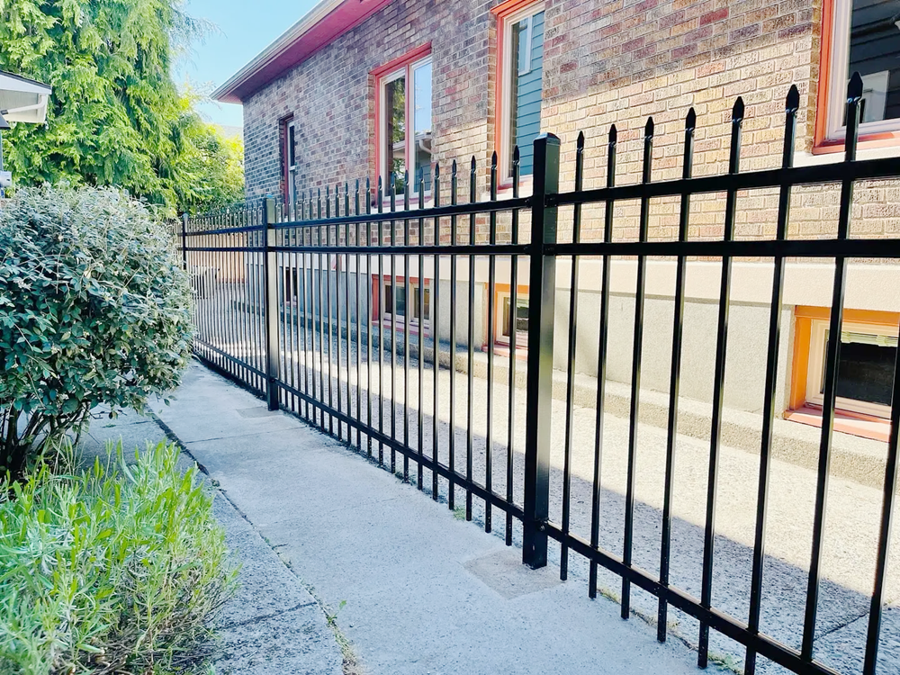 Commerical Picket Fence